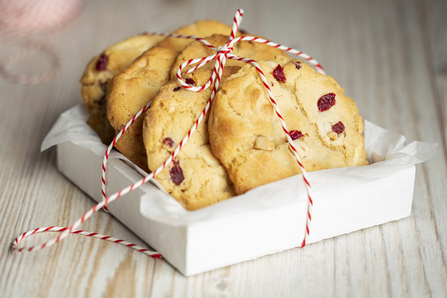 White chocolate and cranberry cookies