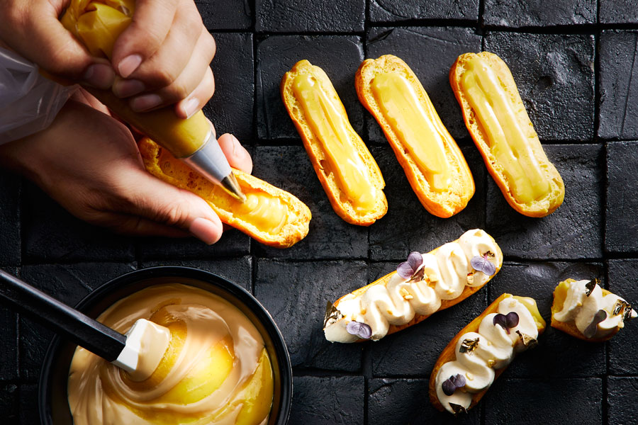 Gold eclair